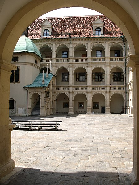 File:IMG 0410 - Graz - Landhaushof.JPG