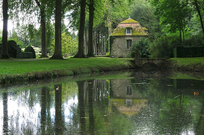 File:Ile de France Essonne chateau de Courances 7680.jpg