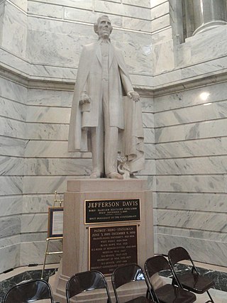 <span class="mw-page-title-main">Statue of Jefferson Davis (Frankfort, Kentucky)</span> Statue in Frankfort, Kentucky, U.S.