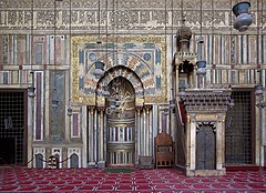 Mihrab ru. Мечеть-медресе Султана Хасана. Мечеть Султана Хасана Каир михраб. Мечеть Султана Хасана Каир 1356-1363 гг. Михраб и минбар в мечети.