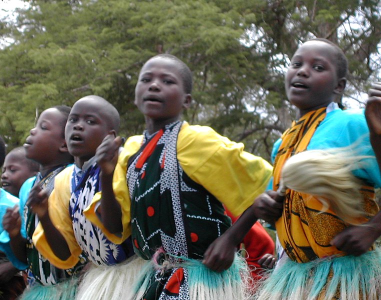 File:Kenyan dancers.jpg