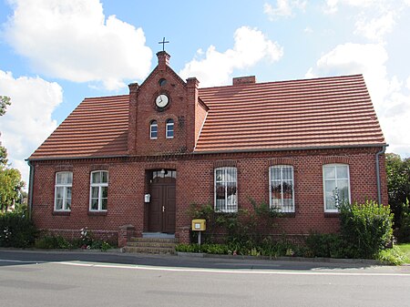 Kirch und schulhaus tieckow