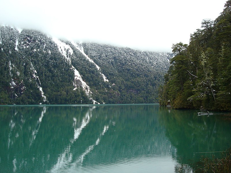 File:Lago Frias - Patagonia.jpg