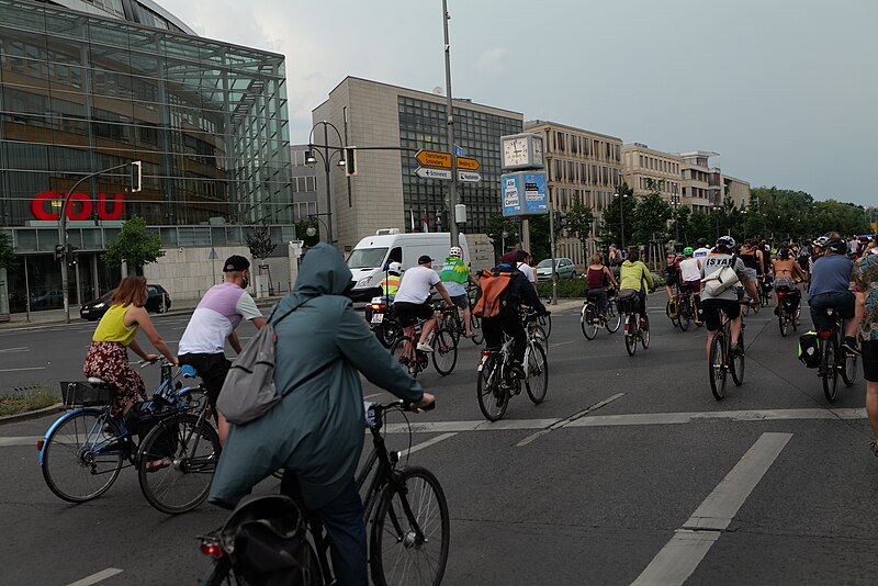 File:LeaveNoOneBehind protest Berlin 2020-06-13 16.jpg