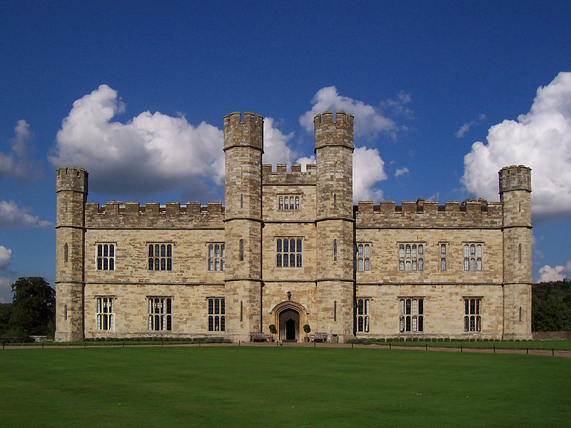 File:Leeds Castle (2004a).jpg