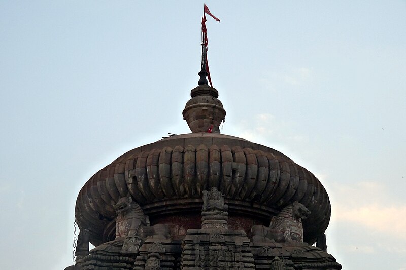 File:Lingaraj Temple, Bhubaneswar (4) - Oct 2010.jpg