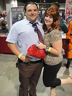 Long Beach Comic & Horror Con 2011 - Al and Peg Bundy from Married with Children (6301708002).jpg