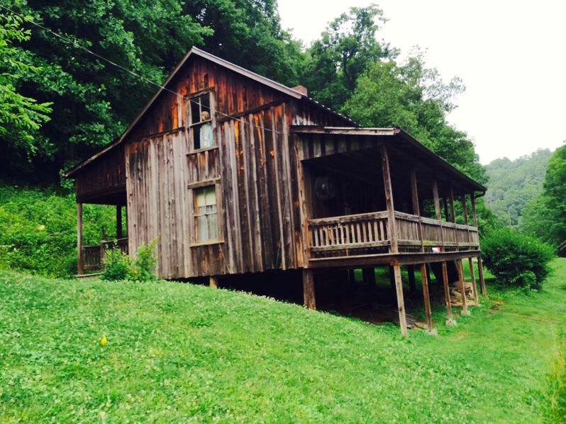 File:Loretta-Lynn-Childhood-Home-Butcher-Holler-Van-Lear-Kentucky-2014.JPG