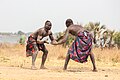 Lucha entre clanes de la tribu Mundari, Terekeka, Sudán del Sur, 2024-01-29, DD 140