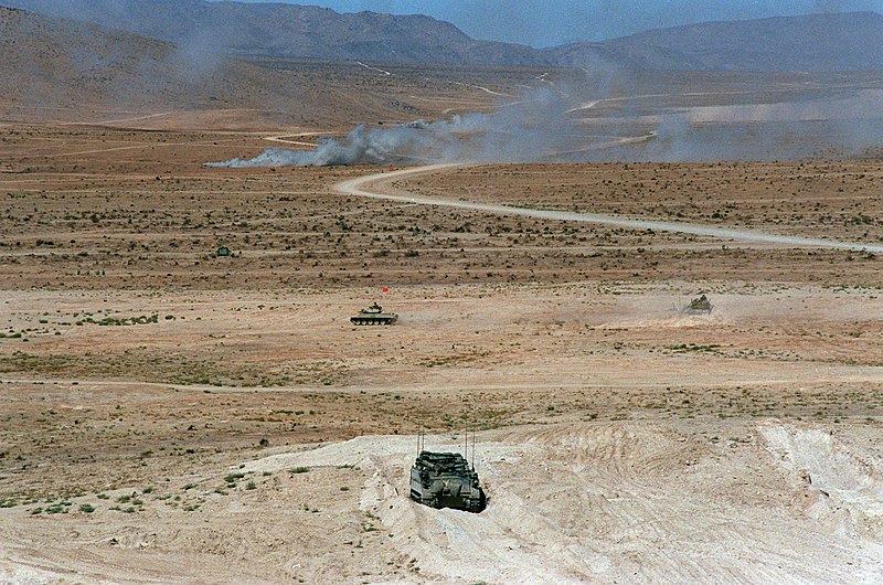 File:M551s and M113s maneuvering during National Training Center exercise 1987 DA-SC-88-04584.jpg