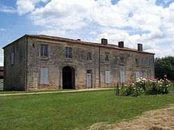 Masseilles Abbaye Fontguilhem 01.jpg