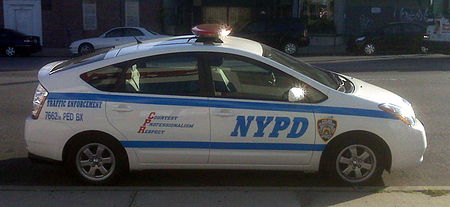 Tập_tin:NYPD_Traffic_Enforcement_RMP_In_White.jpeg