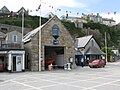 Newquay lifeboat house 2009.jpg