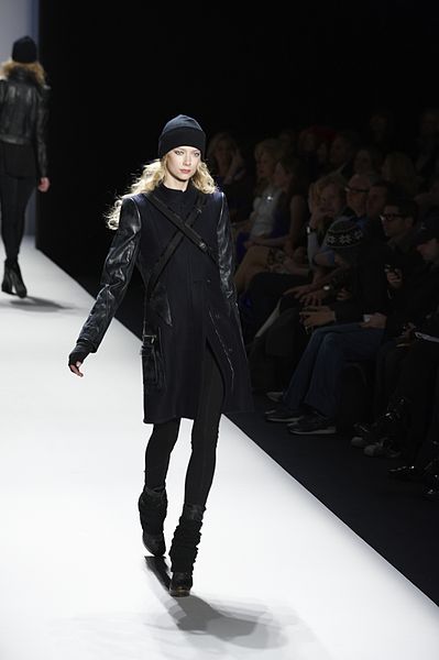 File:Nicole Miller Fall-Winter 2010 055.jpg