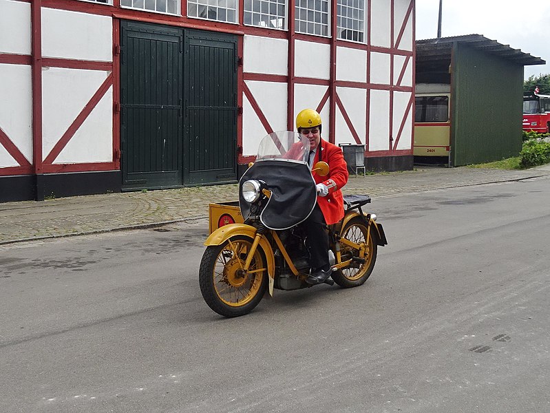 File:Nimbus postal motorcycle at Sporvejsmuseet 01.jpg