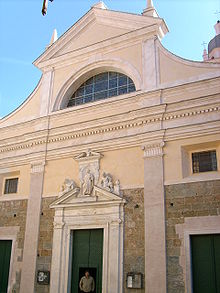 La concattedrale di San Pietro nel centro storico nolese