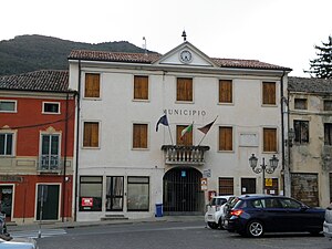 Palazzo municipale (Barbarano Vicentino).JPG