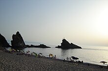 Palmi: spiaggia presso la frazione Tonnara, Scoglio dell'Ulivo