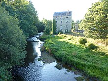 L'Éllez et l'ancien moulin de Pont-Morvan.