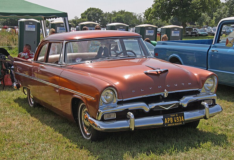 File:Plymouth 1956 Savoy V-8 -exfordy.jpg