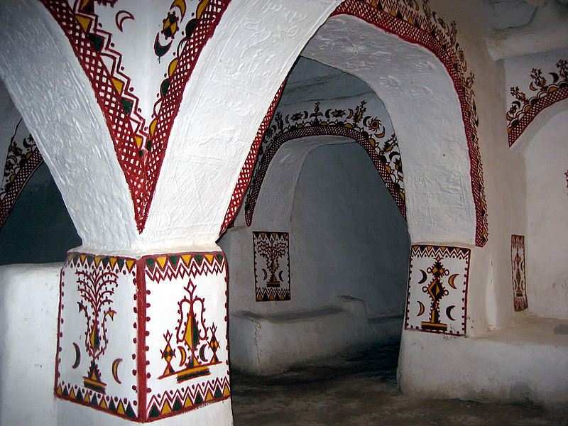 File:Portico in Ghadames (5282815855).jpg