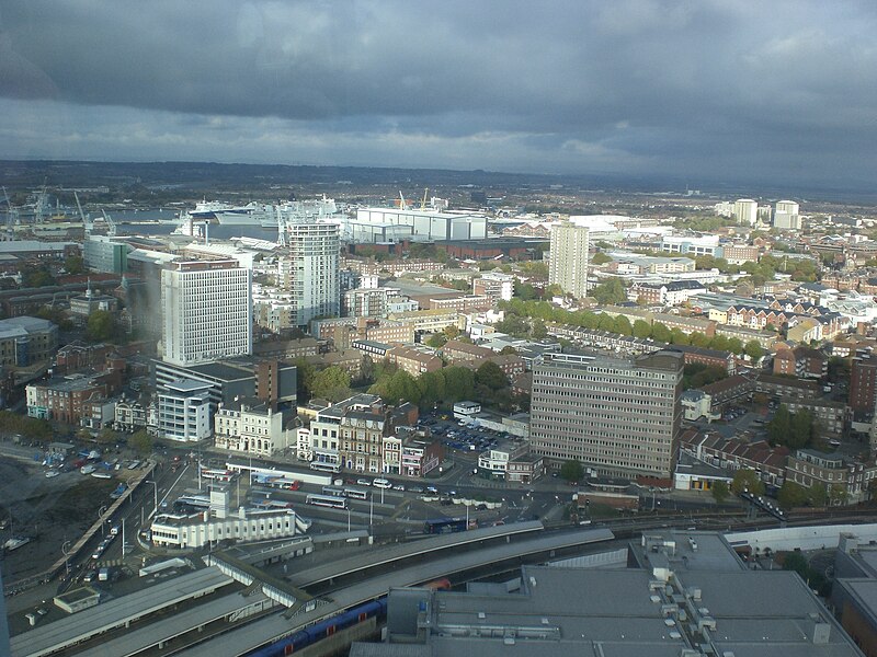 File:Portsmouth from the Spinnaker Tower 2.JPG