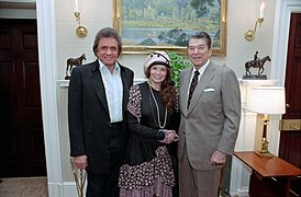 Avec Ronald Reagan, en compagnie de June Carter (20 mai 1988)