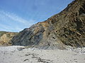 Divers affleurements rocheux sur la falaise surplombant la plage de Lam Saoz