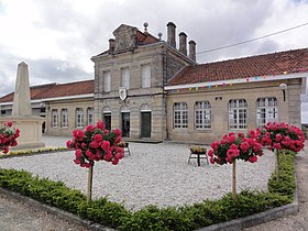 Prignac-et-Marcamps (Gironde) mairie.JPG