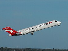 QantasLink B717-231 (VH-NXO) departing Perth Airport.jpg