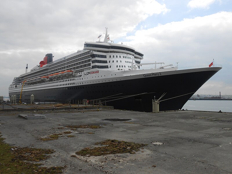 File:Queen Mary 2 at Liverpool Cruise Terminal - 2013-05-17 (24).JPG