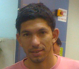 <span class="mw-page-title-main">Rômulo (footballer, born 1982)</span> Brazilian footballer