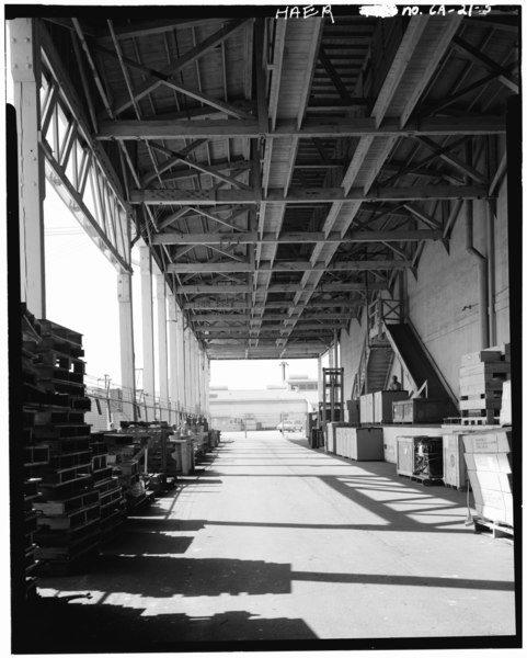 File:RAILROAD LOADING AREA; WEST SIDE OF BUILDING, LOOKING SOUTH - Fort MacArthur, Raw Salt Storage and Processing Buildings, Pacific Avenue, San Pedro, Los Angeles County, CA HAER CAL,19-SANPE,1-5.tif