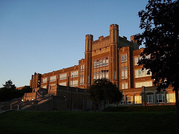 With 5,498 students as of the 2021–22 school year, Reading Senior High School in Reading, Pennsylvania, is the largest state school in Pennsylvania an