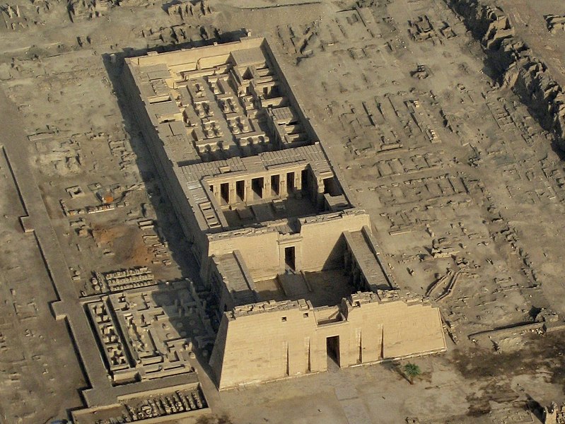 File:SFEC AEH -ThebesNecropolis-2010-RamsesIII045-2.jpg