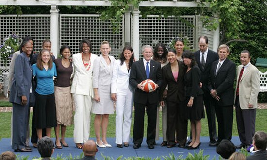 The Monarchs with U.S. President George W. Bush after winning the 2005 WNBA Finals