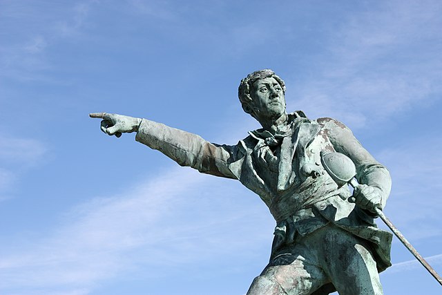 Άγαλμα του Ρομπέρ Συρκούφ στο Σαιν-Μαλό.
