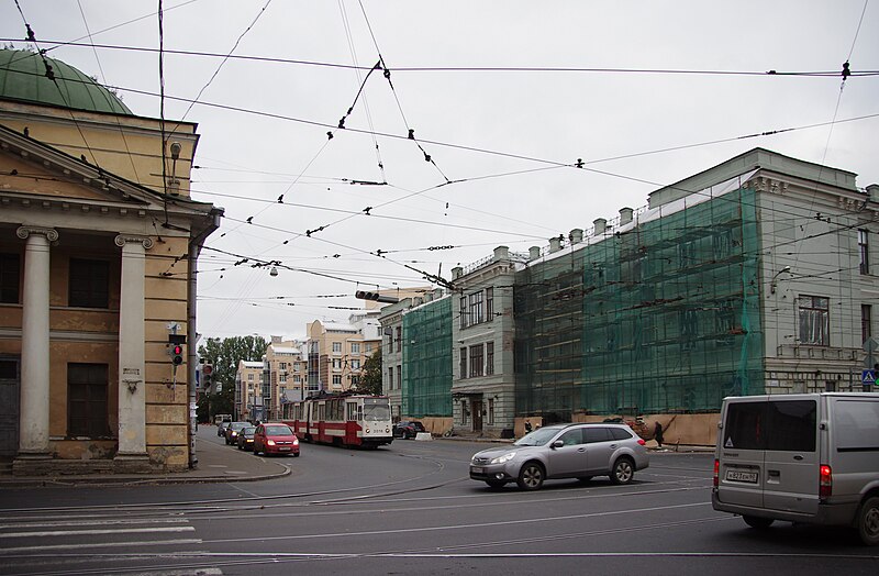 File:Saint Petersburg tram 3018 2011-10 1317464712 Academika Lebedeva Street LVS-86.jpg