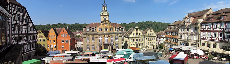 File:SchwäbischHallMarktplatzPanorama.jpg