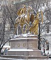 Statue équestre en bronze doré par Augustus Saint-Gaudens, située à Central Park.