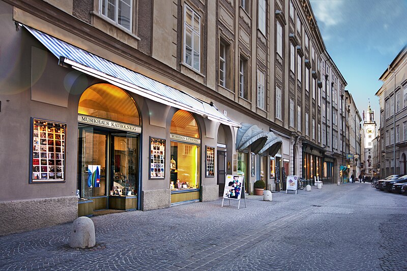 File:Sigmund-Haffner-Gasse1.jpg