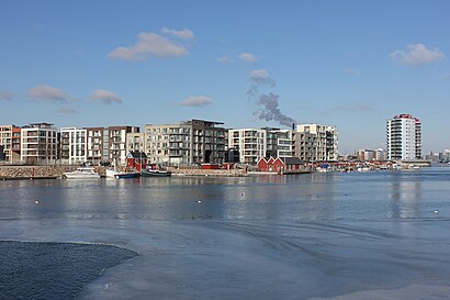 How to get to Sluseholmen with public transit - About the place