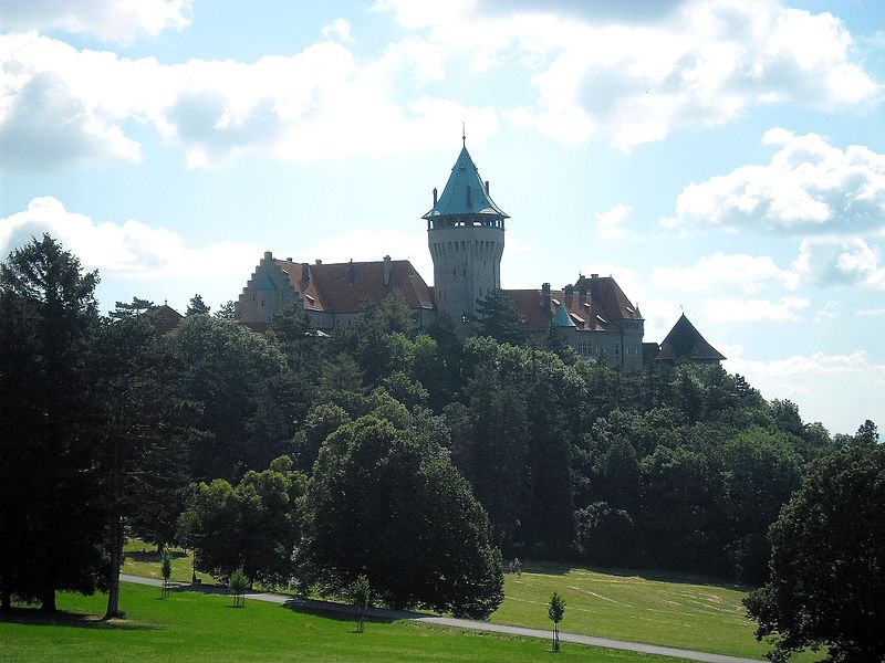 File:Smolenice Castle, 2014.jpg