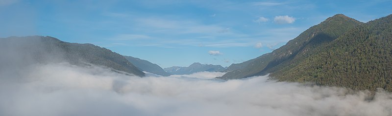 File:Soca Valley in the fog 03.jpg