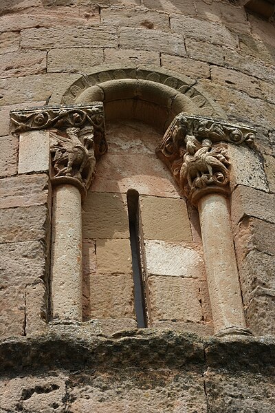 File:Soto de Bureba San Andrés Fenster232.JPG