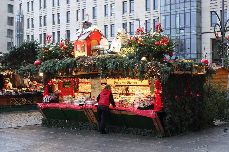 File:Striezelmarkt 2013 - Dresden, Germany - DSC07861.JPG