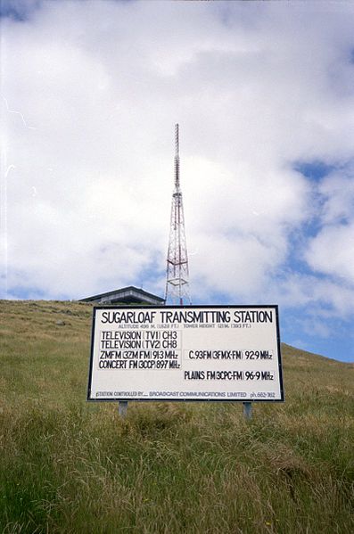 File:Sugarloaf transmission tower, January 1990.jpg