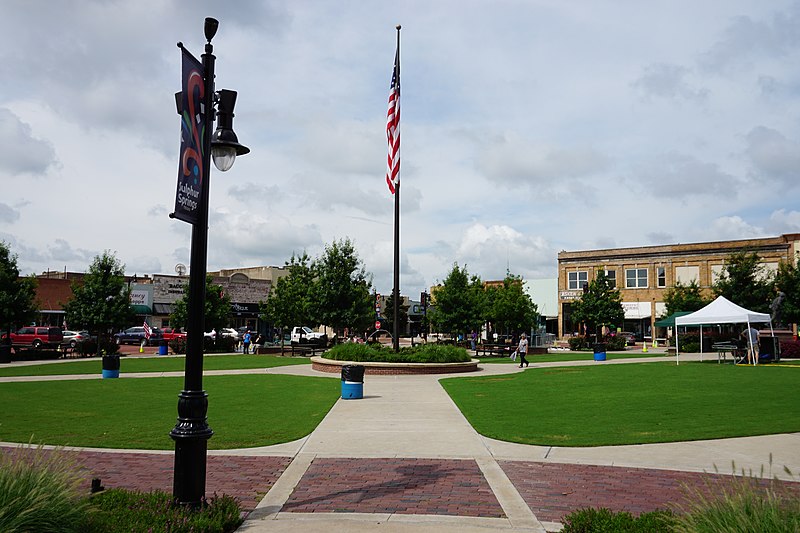 File:Sulphur Springs June 2015 04 (Courthouse Square).jpg