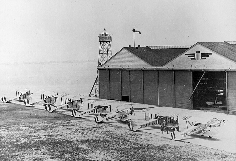 File:TS-1 VE-9 and 39B biplanes at NAS Norfolk 1924.jpeg