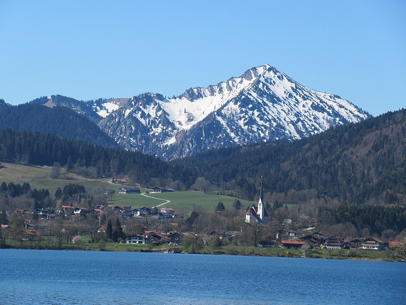 File:Tegernsee and Mountains.jpg